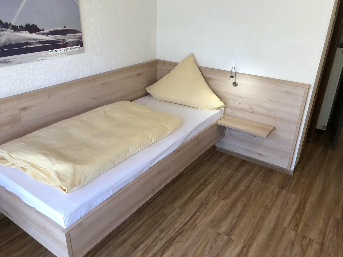 Hotel Heuberger Hof, Wehingen エクステリア 写真