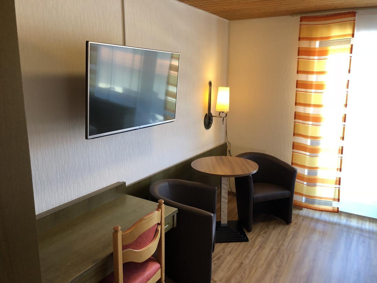Hotel Heuberger Hof, Wehingen エクステリア 写真
